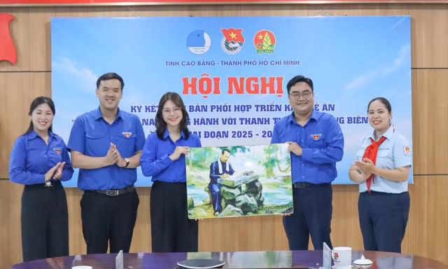 Thành Đoàn TP.HCM đồng hành cùng thanh thiếu nhi vùng biên giới tỉnh Cao Bằng 