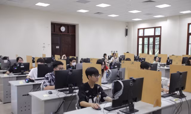 Đại học Quốc gia TP.HCM lập bài thi tiếng Anh chuẩn hóa đầu ra 