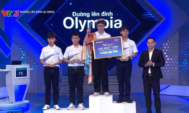 Nam sinh THPT chuyên Sơn Tây xuất sắc thắng cuộc thi Tuần Olympia 2026