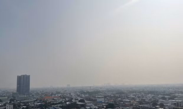 Bầu trời TPHCM mờ đục
