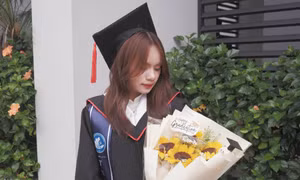 Trong gia đình chưa từng có ai học đại học, nữ sinh người Nùng hiểu giá trị của một cơ hội được học