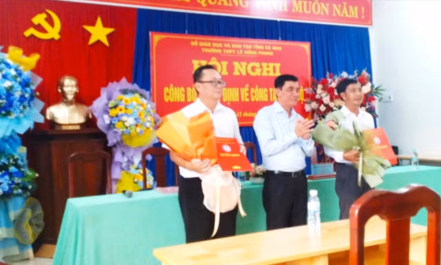 Chuyển hiệu trưởng bị tố thu chi sai quy định đi trường khác