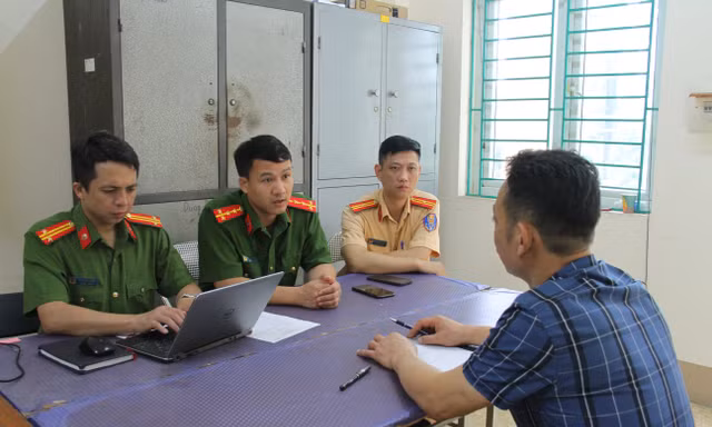Vụ lao ô tô lên vỉa hè làm 2 người bị thương rồi đánh xe rời đi: Tài xế có thể đối diện hình phạt nào?