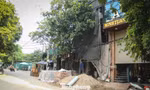 Nhiều công trình vi phạm tại cụm làng nghề Tân Triều vẫn khóa trái cửa để thi công