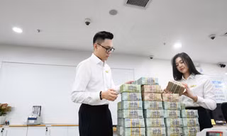 Lãi suất thỏa thuận vượt 9%/năm: Cuộc đua 'nóng' đến bao giờ?