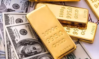 Giá vàng tăng vù vù, USD phá đỉnh 