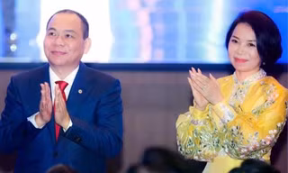 Vợ chồng tỷ phú Phạm Nhật Vượng gây bất ngờ tại LPBank 