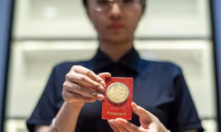 Giá vàng diễn biến lạ 