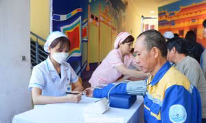 'Xây Tết' cho hàng trăm công nhân môi trường, thoát nước ở Đà Nẵng