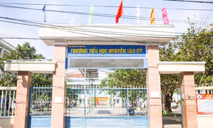 Kiểm tra giáo viên Tiếng Anh ở Gia Lai có dấu hiệu sửa bài thi của nhiều học sinh