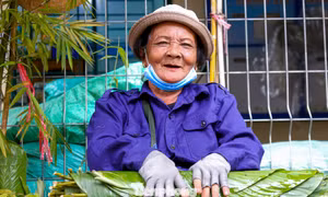 Chợ lá dong Đà Nẵng mỗi năm họp một lần nhộn nhịp những ngày cận Tết