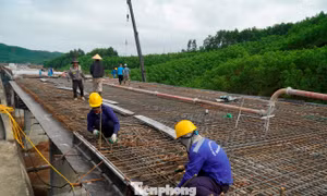 Tất bật thi công xuyên Tết trên công trình cao tốc hơn 3.000 tỷ đồng