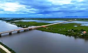 Tìm thấy thi thể nam thanh niên nhảy cầu tại Huế