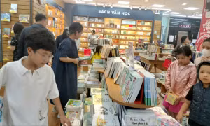 Nét đẹp đầu năm, bạn trẻ Đà Nẵng rủ nhau đi nhà sách 'xin lộc' tri thức 