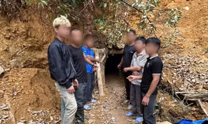 Đột kích, bắt quả tang 7 đối tượng khai thác vàng trái phép ở Đà Nẵng