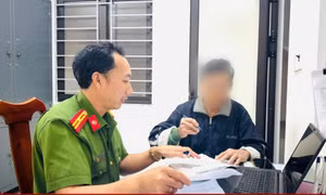 Giải cứu người đàn ông 67 tuổi bị 'bắt cóc online' 