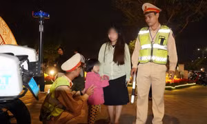 Cháu bé 4 tuổi đi lạc trong đêm giao thừa ở Đà Nẵng
