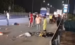 Ô tô va chạm mạnh với xe máy khiến 3 người thương vong