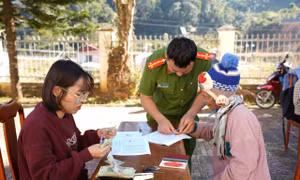 Hơn 178.000 người dân ở Quảng Ngãi được nhận quà Tết của Đảng, Nhà nước