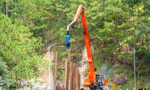 Hàng trăm điểm sạt lở chia cắt giao thông, Lâm Đồng gấp rút triển khai khắc phục