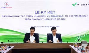 V-Green hợp tác EVNHANOI triển khai 10.000 tủ đổi pin xe máy điện