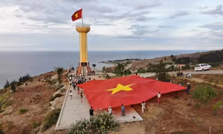 Tiền Phong Marathon 2020: Chạy giữa đại dương 