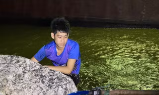 Hút 10 tấn dầu trên tàu vận tải bị nạn ở vùng biển Quảng Ngãi 