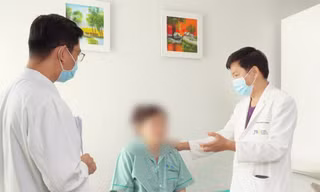 Nữ bệnh nhân hồi phục sau khi phẫu thuật (ảnh: BVCC)