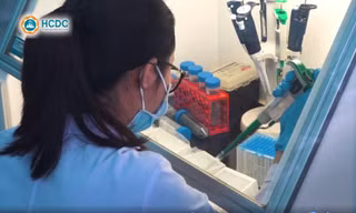 Xét nghiệm COVID-19 tại TPHCM (ảnh: HCDC)