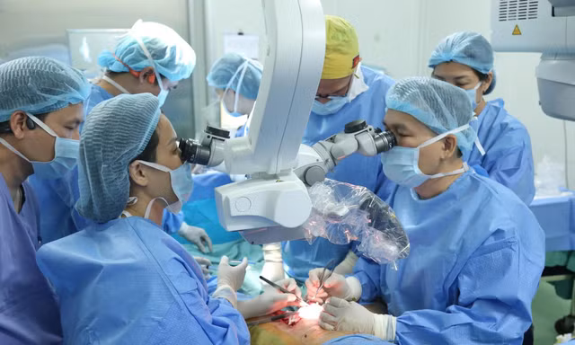 Ca ghép 'của quý' thành công đầu tiên trên thế giới: Sau hai tuần, người bệnh xin cắt bỏ vì lý do không ngờ