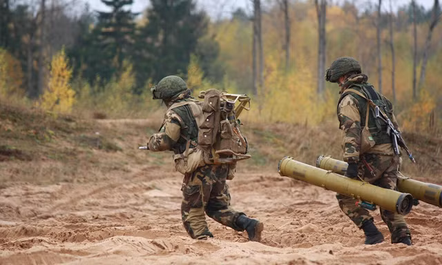 Binh sĩ Nga và Belarus trong một cuộc tập trận chung. Ảnh: Mil.ru.