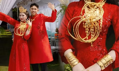 Cưới 'cô chủ tiệm vàng', chú rể TPHCM nhận dây chuyền kim cương đặc biệt