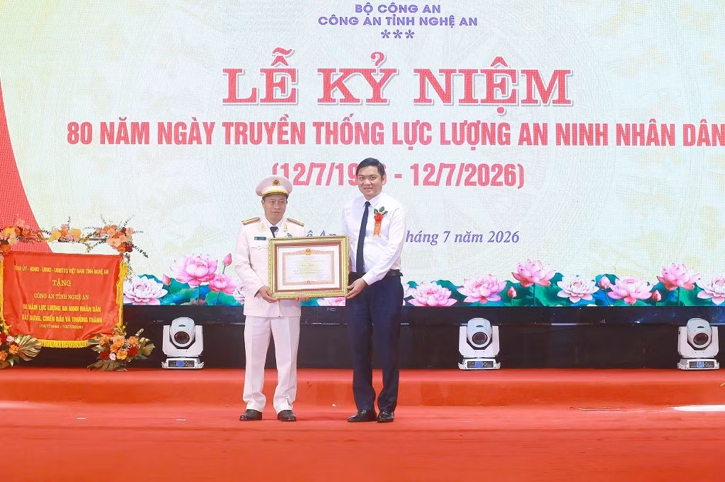images2103247-tang-bk-cp.jpg