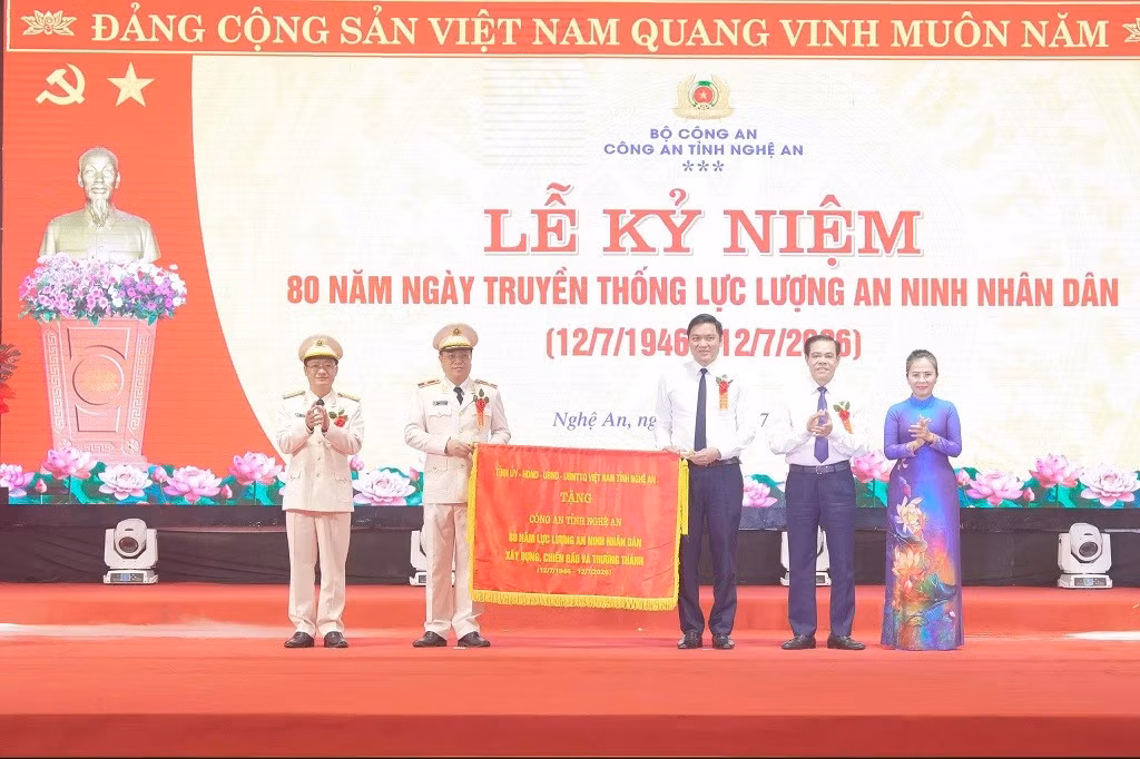 images2103245-tang-buc-truong.jpg