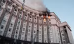 Tòa nhà Chính phủ Ukraine bốc cháy sau cuộc không kích của Nga