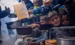 Quân đội Israel tuyên bố ngừng bắn theo giờ để làm dịu nạn đói ở Dải Gaza