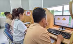 CSGT TPHCM tăng ca đến 21h, tổ chức 9 kỳ sát hạch lái xe/ngày để cấp GPLX cho người dân