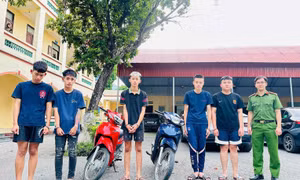 Bắt 5 đối tượng dùng kiếm, tuýp sắt chống đối Công an