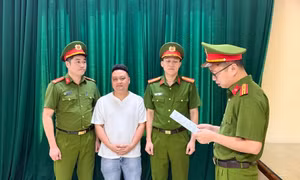 Khởi tố chủ cơ sở ‘phù phép’ biến xe đạp điện thành xe mô tô