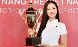 Hoa hậu Hà Trúc Linh là đại sứ giải Golf Non sông một dải lần thứ 2