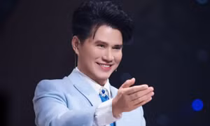 Nam MC dẫn dắt 20.000 khán giả ở concert Thanh xuân