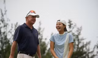 '360 sắc thái biểu cảm' của Lê Chúc An trên sân tập trước thềm Giải Vô địch Golf Quốc gia - Gia Lai 2025