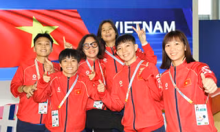 Futsal nữ Việt Nam có mặt tại Bangkok, sẵn sàng hành trình chinh phục SEA Games 33
