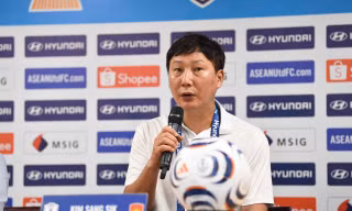 HLV Kim Sang-sik chỉ ra nguyên nhân tuyển Việt Nam mất điểm trước Singapore 