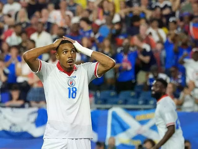 Haiti nhận thất bại trong ngày ra quân.