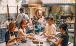 Bạn trẻ trải nghiệm làm gốm, mộc... tại quán cà phê