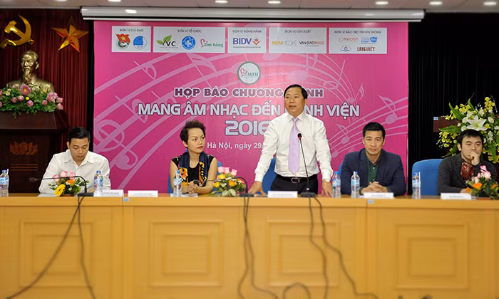 Anh Nguyễn Phi Long, Bí thư T.Ư Đoàn, Chủ tịch T.Ư Hội LHTN Việt Nam chia sẻ tại chương trình họp báo