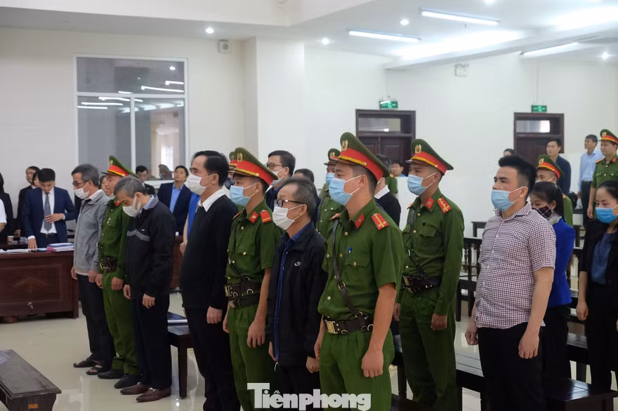 Các bị cáo tại tòa.