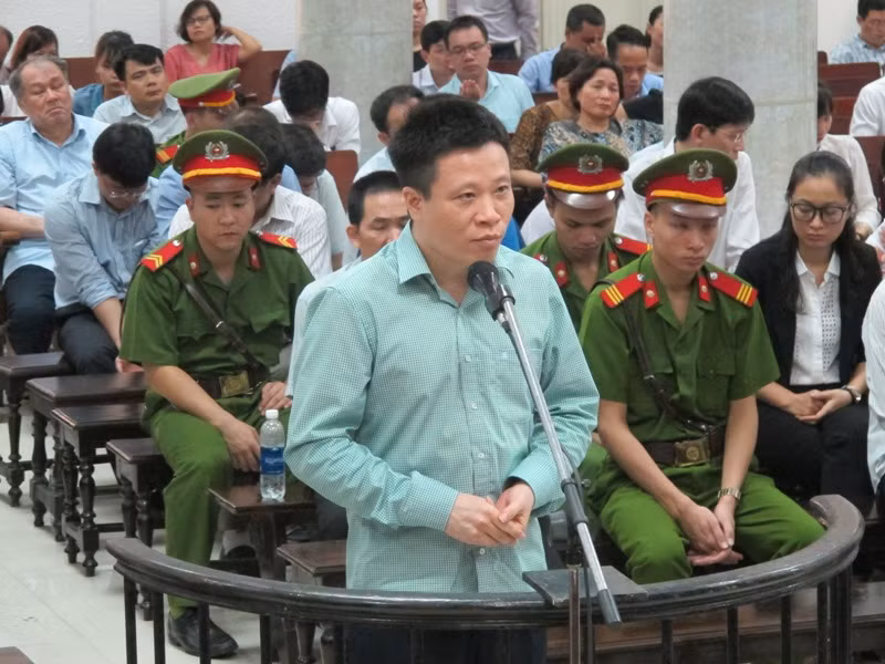 Hà Văn Thắm trả lời HĐXX.