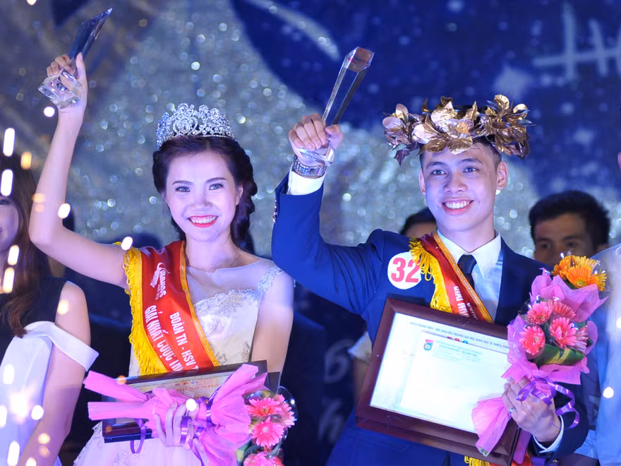 Hoa khôi Nguyễn Ngọc Hà và Nam vương Phạm Công Sơn Hải của Mr and Miss HUS 2016